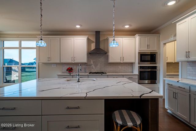 11528 Angel Falls Dr, Prospect, KY 40059