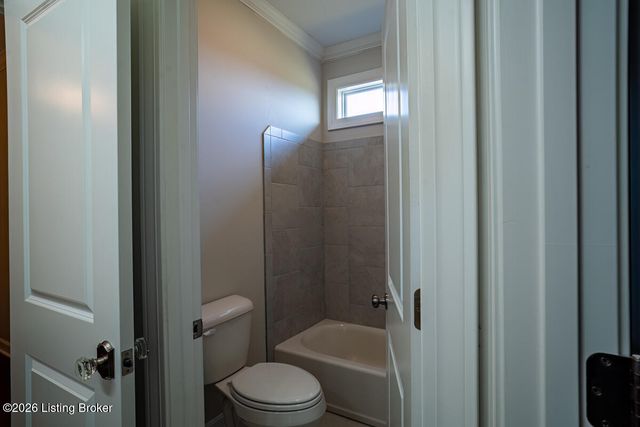 11528 Angel Falls Dr, Prospect, KY 40059