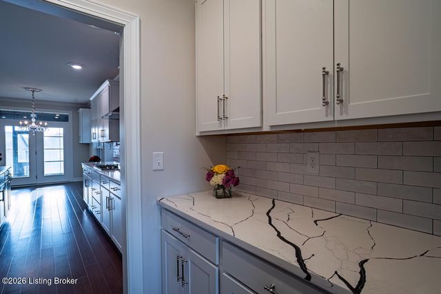 11528 Angel Falls Dr, Prospect, KY 40059