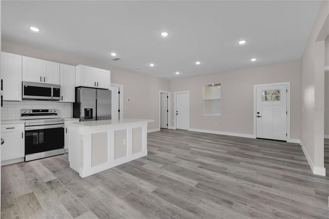 1341 EAST PARKWAY, Deland, FL 32724