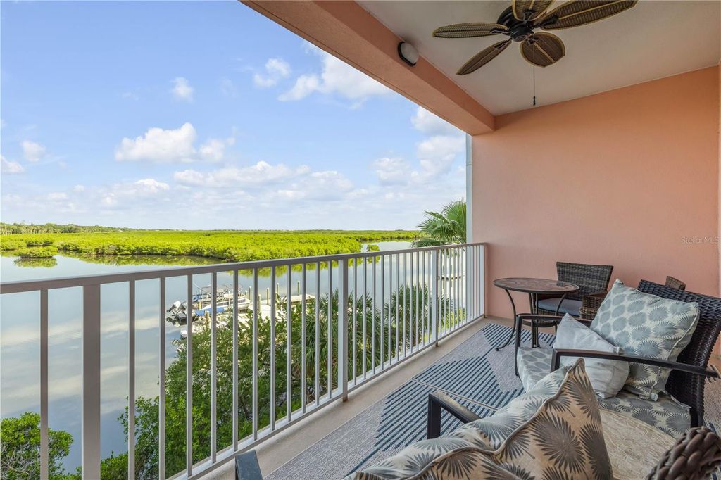 Image 4 of property listing at 4 RIVERWALK DRIVE 305, New Smyrna Beach, FL 32169