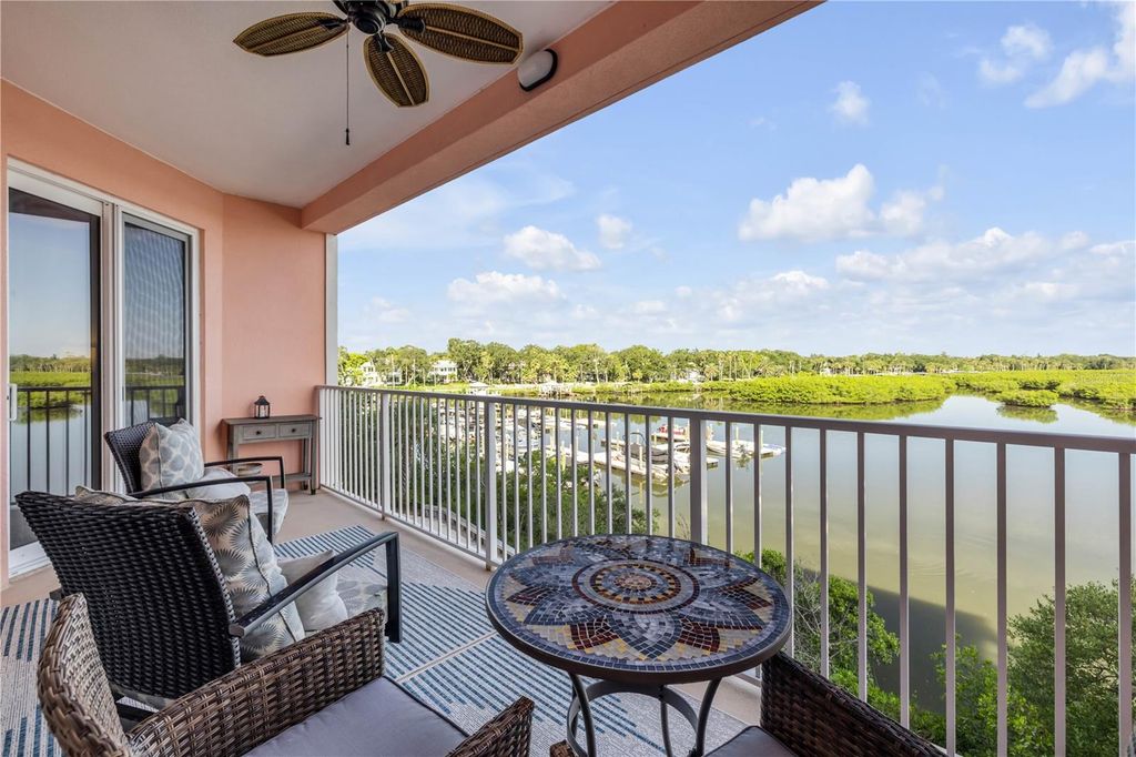 Image 5 of property listing at 4 RIVERWALK DRIVE 305, New Smyrna Beach, FL 32169