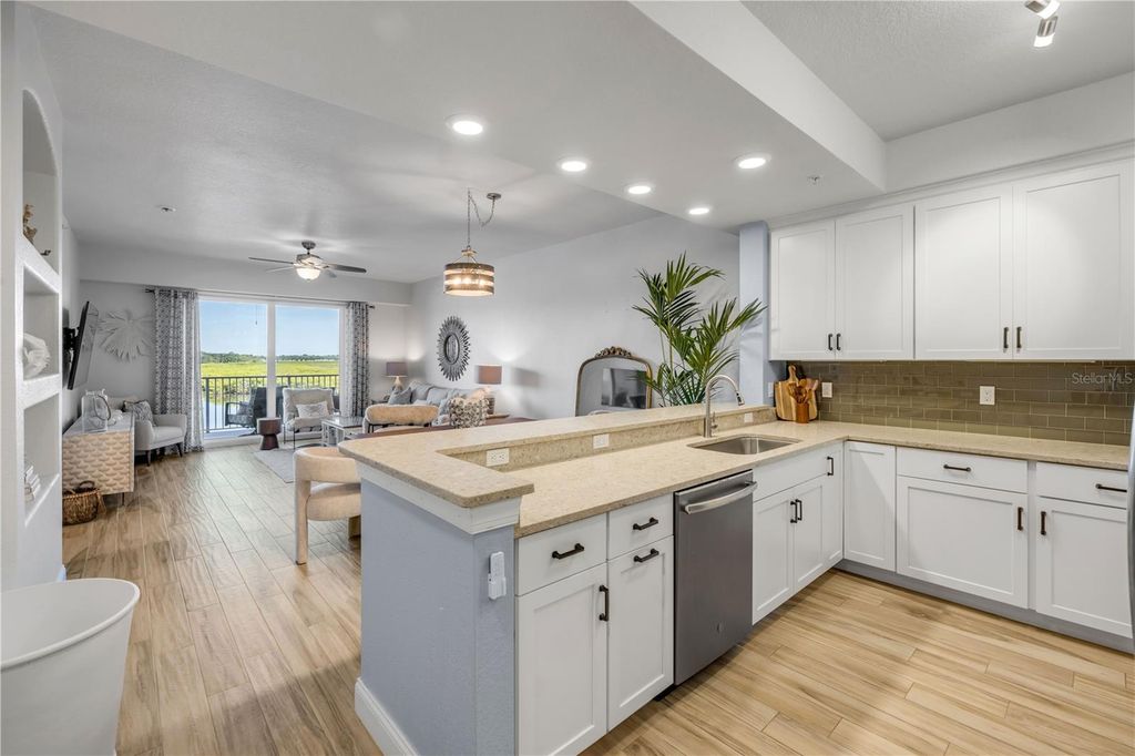 Image 9 of property listing at 4 RIVERWALK DRIVE 305, New Smyrna Beach, FL 32169