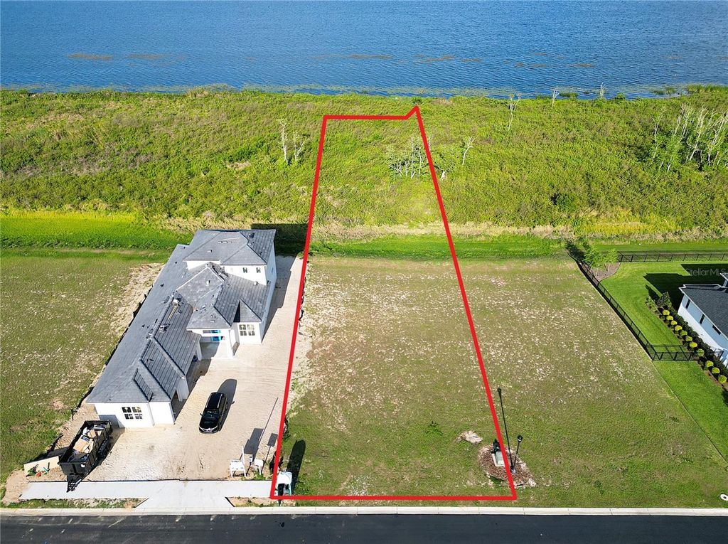 Image 3 of property listing at 332 CALADIUM AVENUE, Lake Alfred, FL 33850