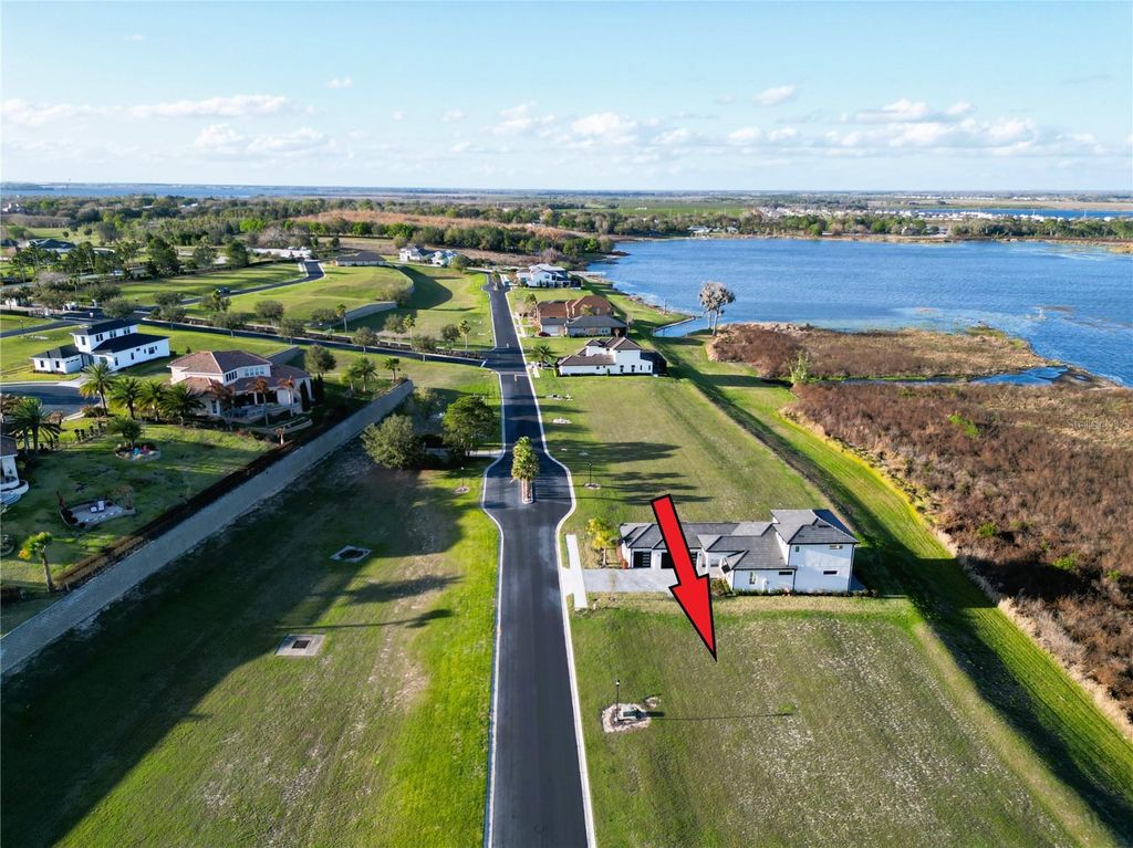 Image 5 of property listing at 332 CALADIUM AVENUE, Lake Alfred, FL 33850