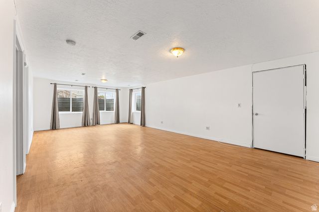 6370 W SETTLERS POINT DR, West Valley City, UT 84128