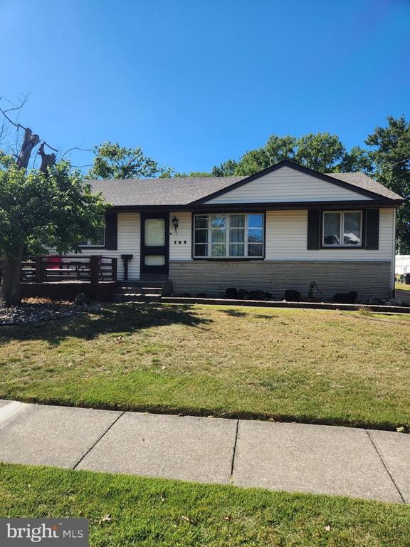 769 W 3RD AVE, Runnemede, NJ 08078
