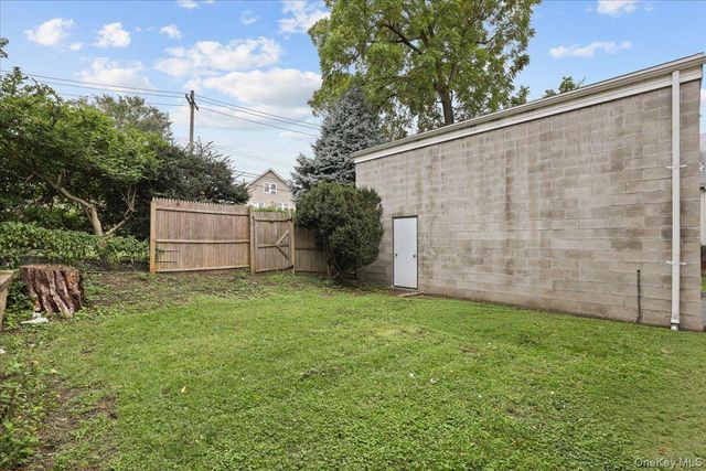 152 Summerfield Street 2L, Scarsdale, NY 10583