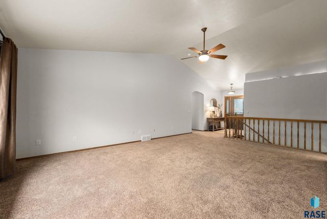 4917 E 42nd St Street, Sioux Falls, SD 57110