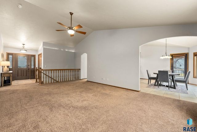 4917 E 42nd St Street, Sioux Falls, SD 57110