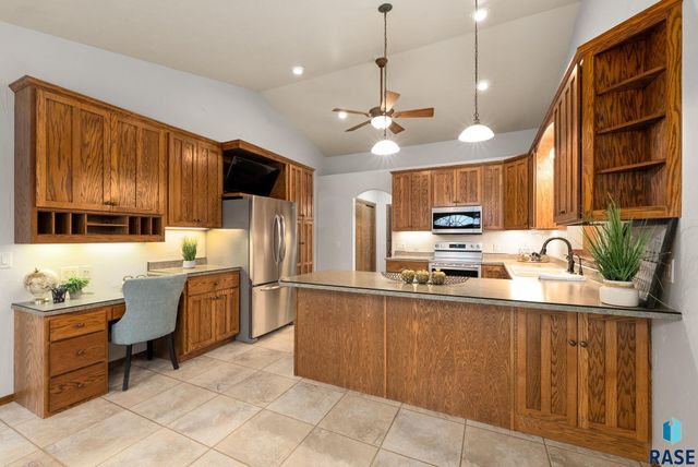 4917 E 42nd St Street, Sioux Falls, SD 57110