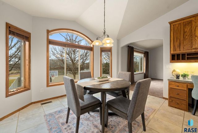 4917 E 42nd St Street, Sioux Falls, SD 57110