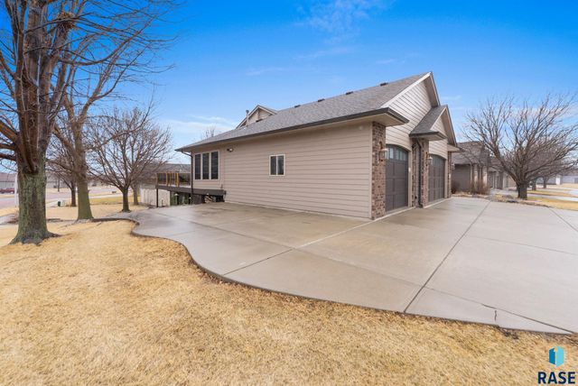 4917 E 42nd St Street, Sioux Falls, SD 57110