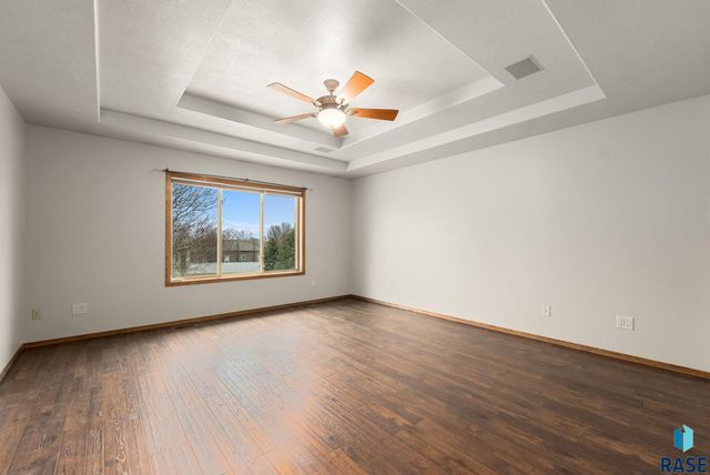 4917 E 42nd St Street, Sioux Falls, SD 57110