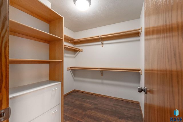 4917 E 42nd St Street, Sioux Falls, SD 57110