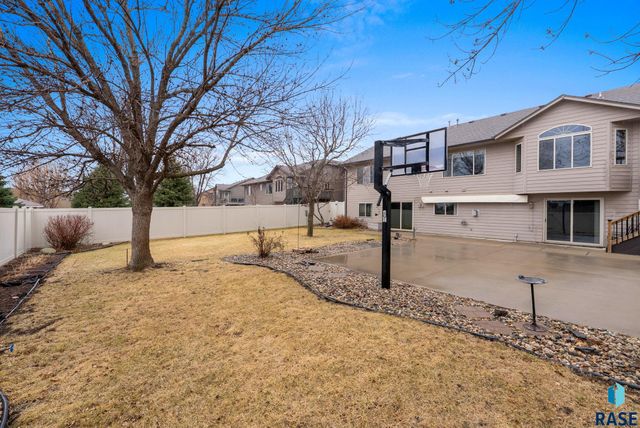 4917 E 42nd St Street, Sioux Falls, SD 57110