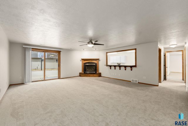 4917 E 42nd St Street, Sioux Falls, SD 57110