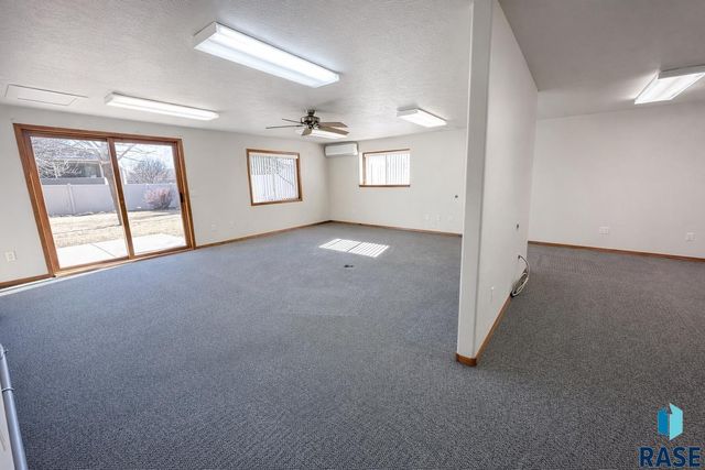 4917 E 42nd St Street, Sioux Falls, SD 57110