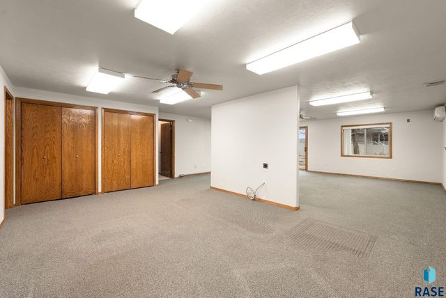 4917 E 42nd St Street, Sioux Falls, SD 57110