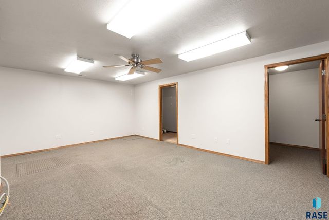 4917 E 42nd St Street, Sioux Falls, SD 57110