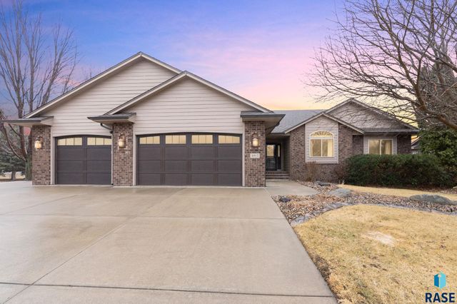 4917 E 42nd St Street, Sioux Falls, SD 57110