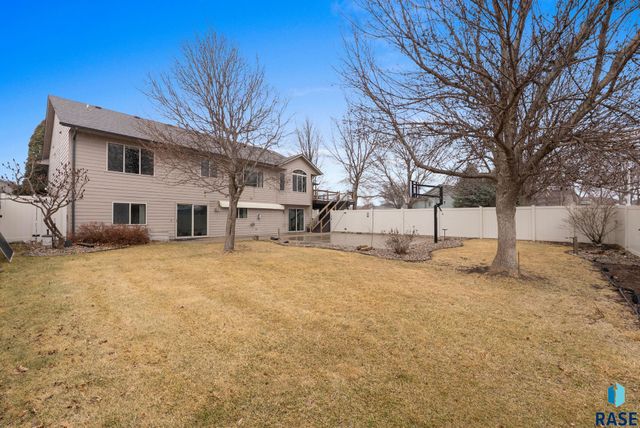 4917 E 42nd St Street, Sioux Falls, SD 57110