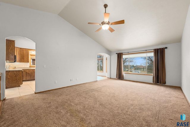 4917 E 42nd St Street, Sioux Falls, SD 57110