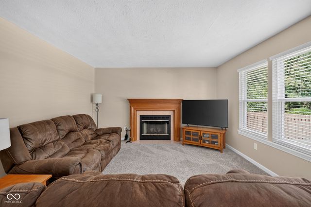 13895 Barnett Place, Fishers, IN 46038