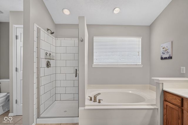 13895 Barnett Place, Fishers, IN 46038