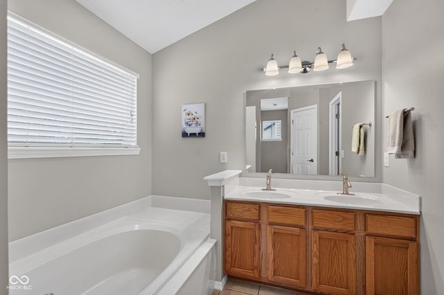 13895 Barnett Place, Fishers, IN 46038
