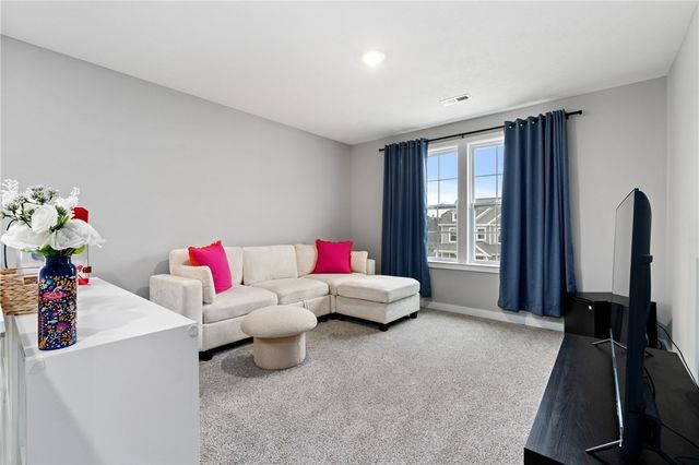 2013 Field Stone Drive, South Fayette, PA 15057