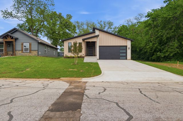 521 W Walker Street, Denison, TX 75020