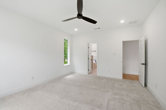 521 W Walker Street, Denison, TX 75020