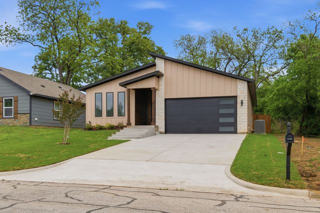 521 W Walker Street, Denison, TX 75020