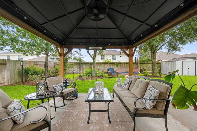 8735 Sunny Gallop Drive, Tomball, TX 77375