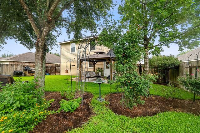 8735 Sunny Gallop Drive, Tomball, TX 77375