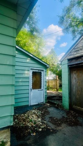 743 Nuebert Road, Flint, MI 48507
