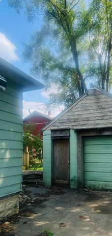 743 Nuebert Road, Flint, MI 48507