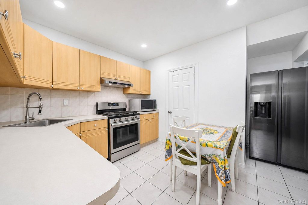 105 Hale Ave, Brooklyn, NY 11208 — photo 4