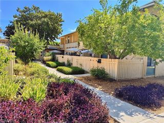 8060 Canby Avenue 2, Reseda, CA 91335