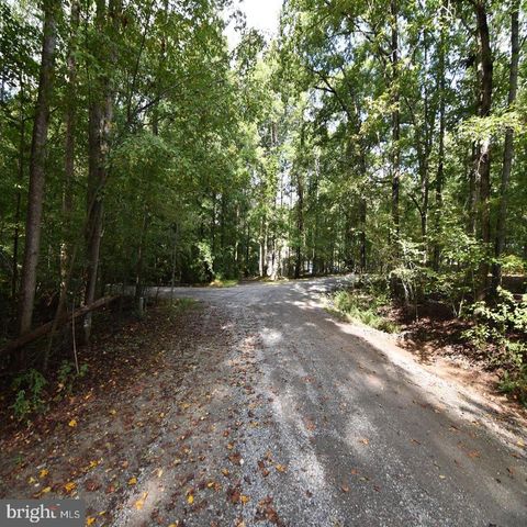PLEASANTS LN, Mineral, VA 23117
