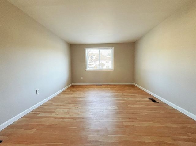 360 Littleton Rd D15, Chelmsford, MA 01824