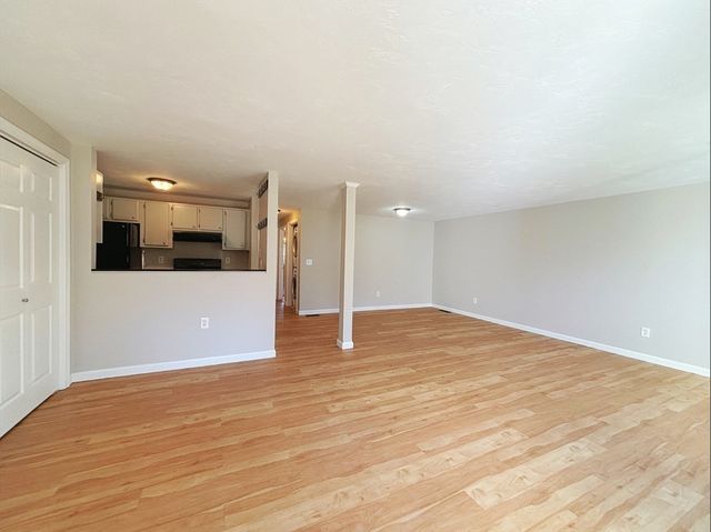 360 Littleton Rd D15, Chelmsford, MA 01824