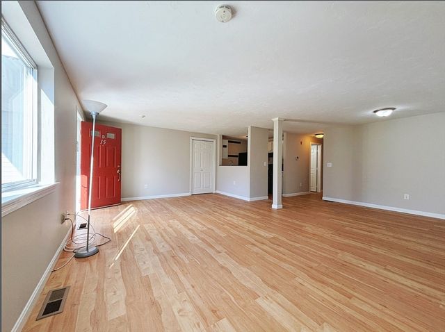 360 Littleton Rd D15, Chelmsford, MA 01824