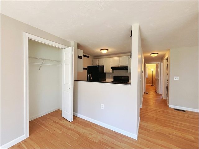 360 Littleton Rd D15, Chelmsford, MA 01824