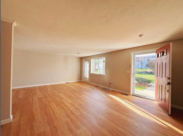 360 Littleton Rd D15, Chelmsford, MA 01824