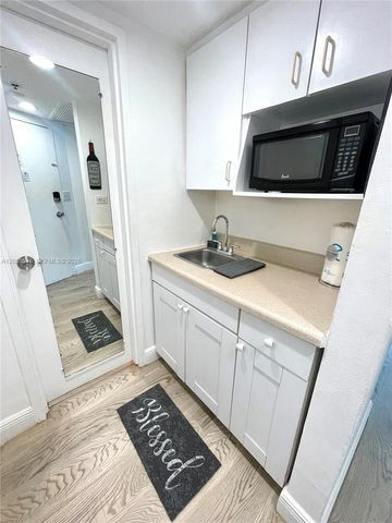 5445 Collins Avenue 1515, Miami Beach, FL 33140
