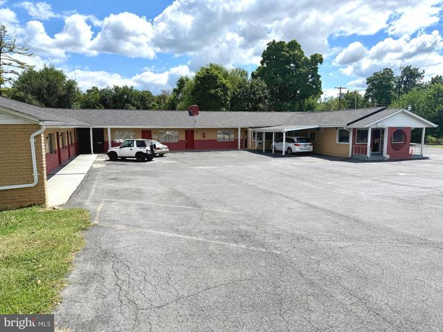 1024 WINCHESTER AVE, Martinsburg, WV 25401