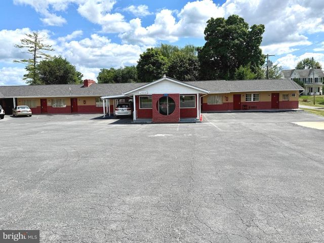 1024 WINCHESTER AVE, Martinsburg, WV 25401