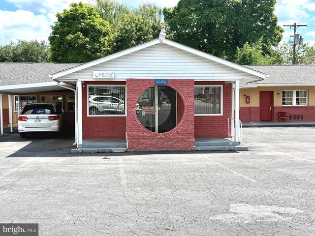 1024 WINCHESTER AVE, Martinsburg, WV 25401